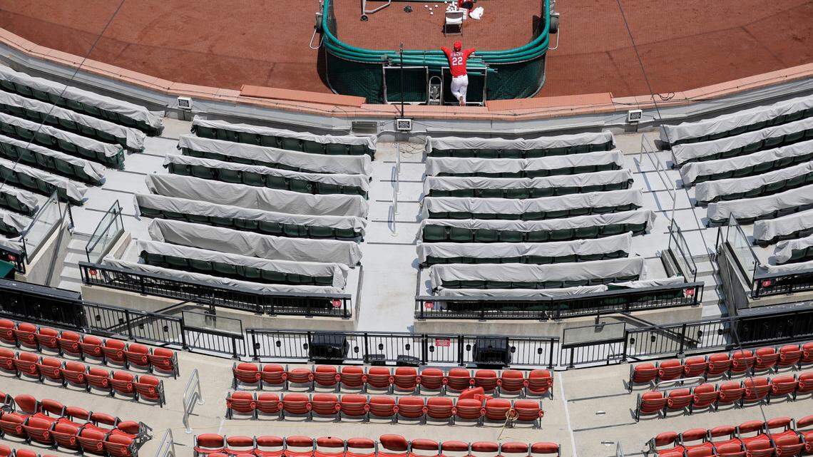 Cardinals battle through COVID crisis, will face White Sox in double header Saturday
