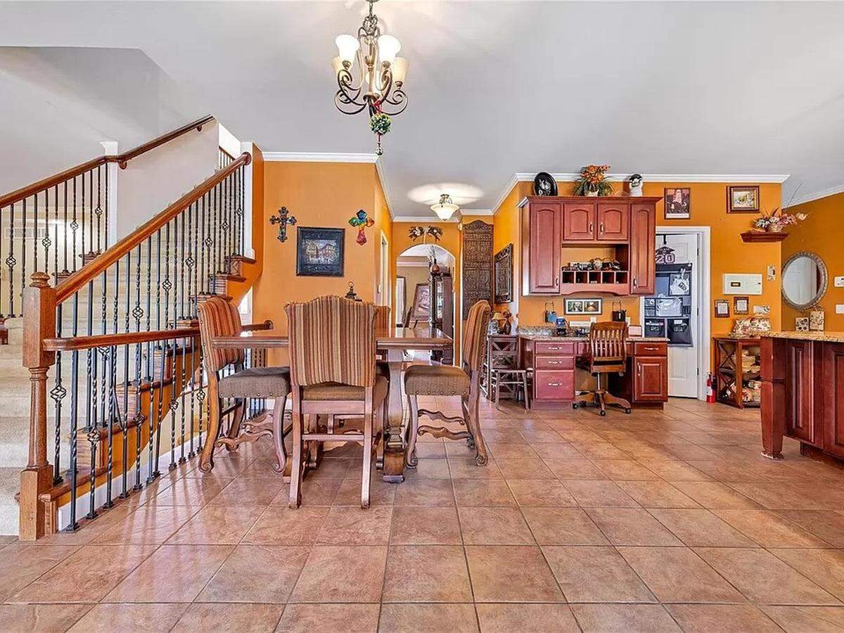 5025 Edinburg Ct.