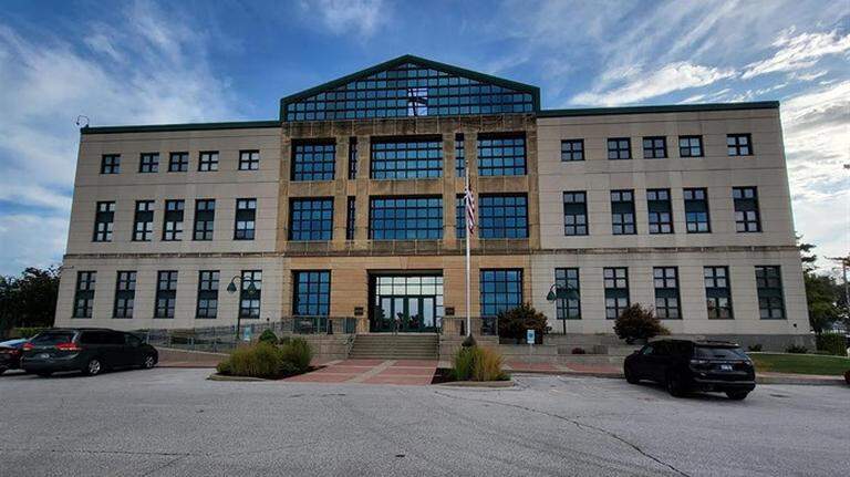 Former East St. Louis library director sentenced in $102,000 federal fraud case