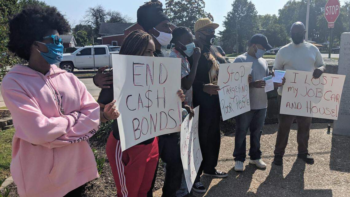 Protesters at St. Clair County jail call for end of cash bonds, pretrial incarceration