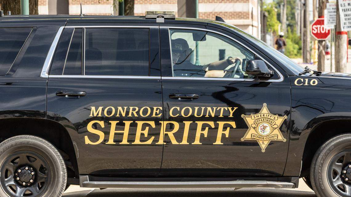 Wrong-way driver leads deputies on chase through metro-east, police say