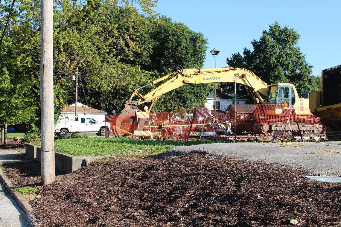 By Wednesday morning, workers had already demolished an Edwardsville house behind the former Rusty’s Restaurant, which also is being torn down.