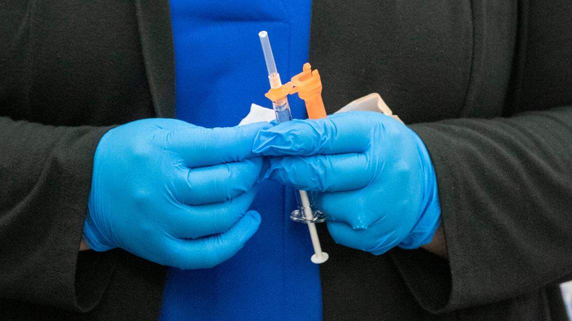 IL nursing homes will soon have COVID vaccine. Next hurdle? Resident, staff skeptics.