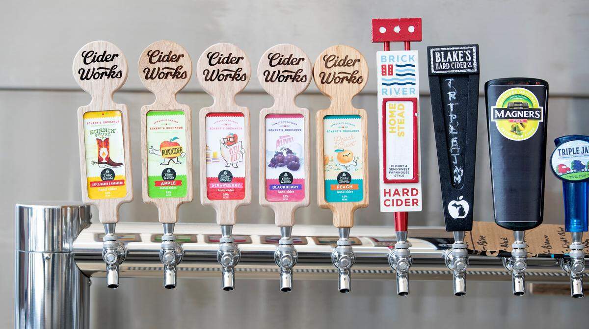 The Cider Shed expansion at Eckert’s in Belleville, Illinois adds a beer garden, lounge, concert and private event venue. A complete line of handcrafted hard cider and summer concert series will be featured. The 3,500 square foot venue hosts a full bar and dining room, which is connected to a covered outdoor pavilion. The pavilion, with a capacity for 400 people, serves as a beer garden for the farm with an outdoor bar and a large stage for concerts and fall entertainment.