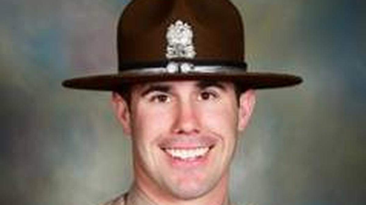 Illinois State Police SWAT trooper dies after being shot in East St. Louis