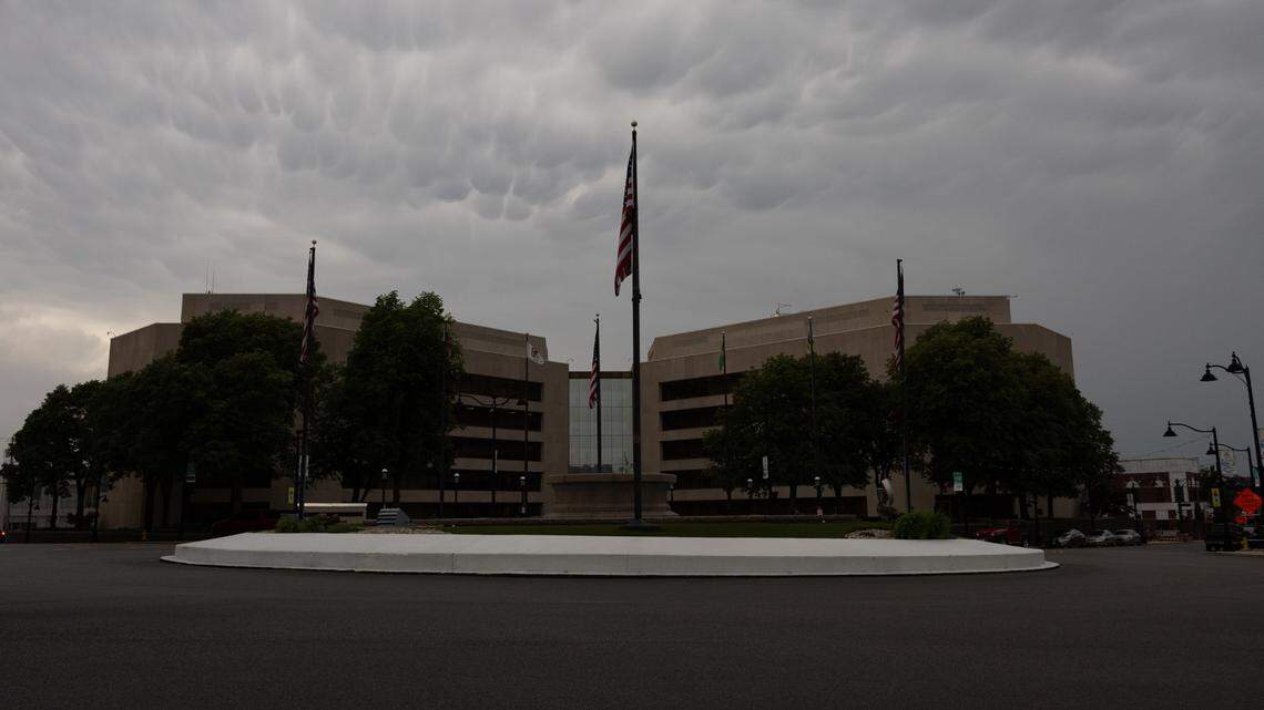 Metro-east at risk for severe storms, possible tornadoes this week. Here’s when