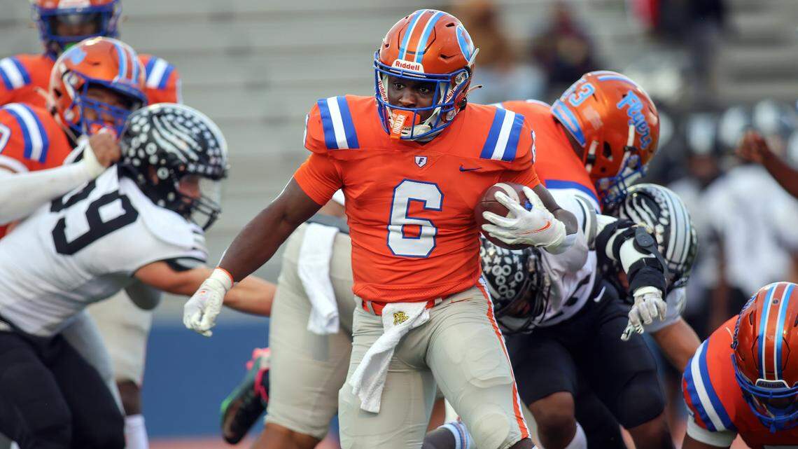 For the second week in a row, East St. Louis advances with dominating playoff shutout