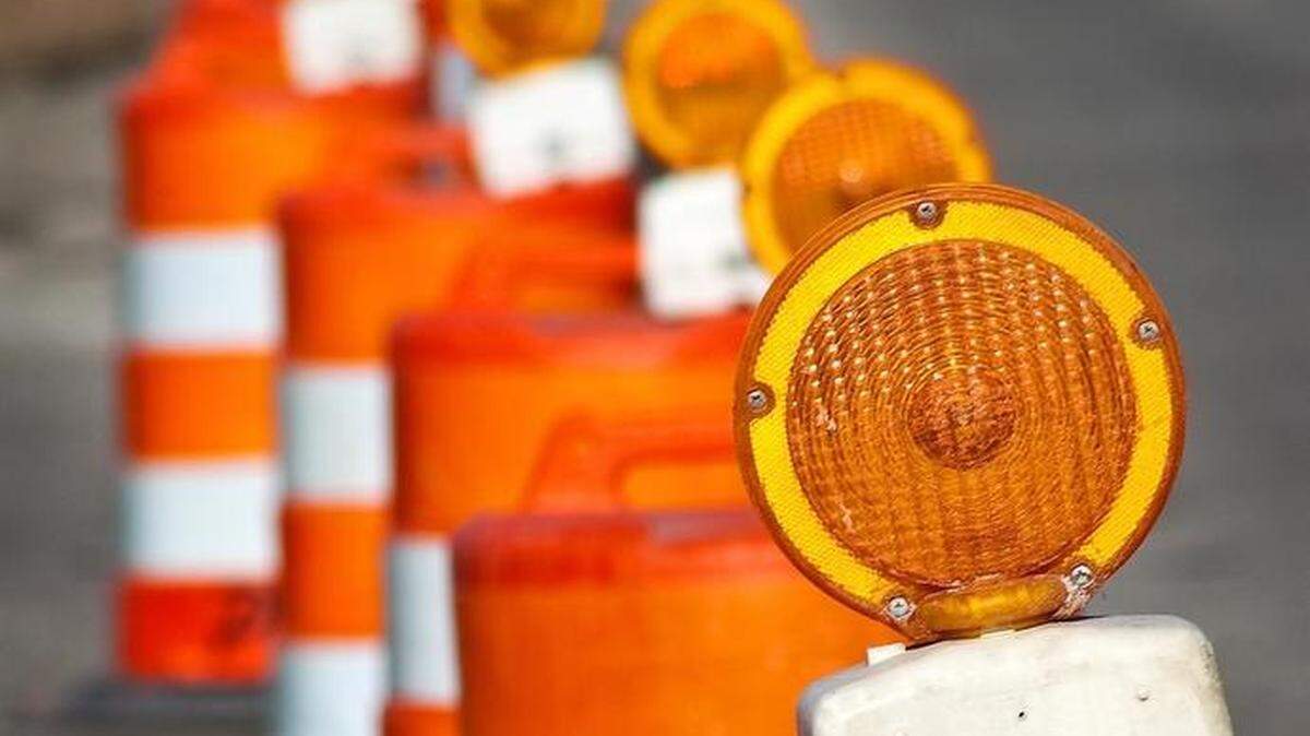Lane closures on Interstate 270 between Illinois 3 in Madison County and Riverview Drive in Missouri over the weekend are expected to cause traffic delays.