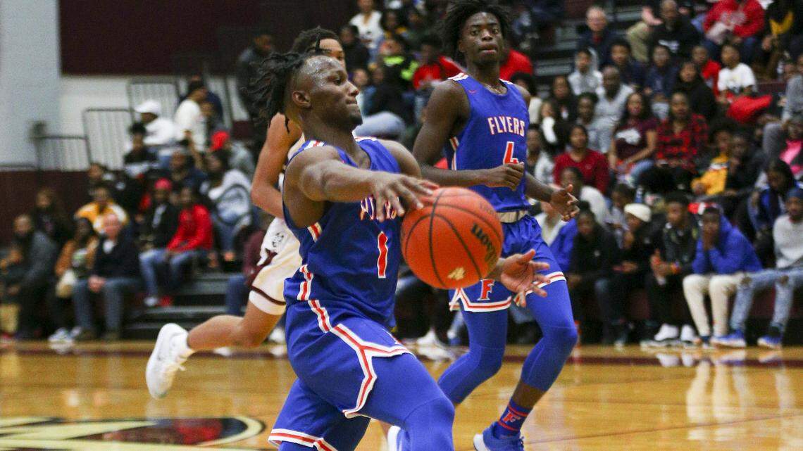 Olivaria’s layup lifts East St. Louis past West in clash of defending state champions