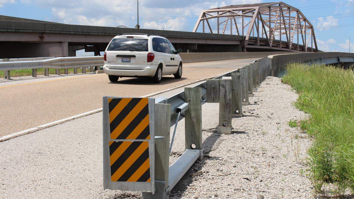 The Martin Luther King Bridge between Illinois and downtown St. Louis will be closed for a year, starting Aug. 20. Workers will demolish an old truss bridge on the ramp leading up to it and replace it with a steel-beam bridge.