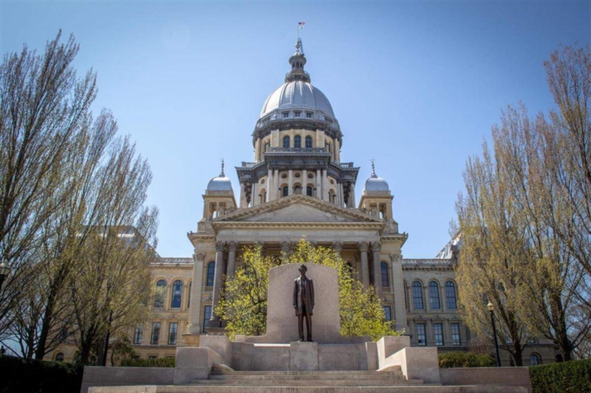 A bill that would expand Medicaid coverage to otherwise ineligible noncitizens is now awaiting Gov. J.B. Pritzker’s approval. That provision was part of an “omnibus” Medicaid bill,&nbsp;House Bill 4343, that passed through the General Assembly on the final day of the session.