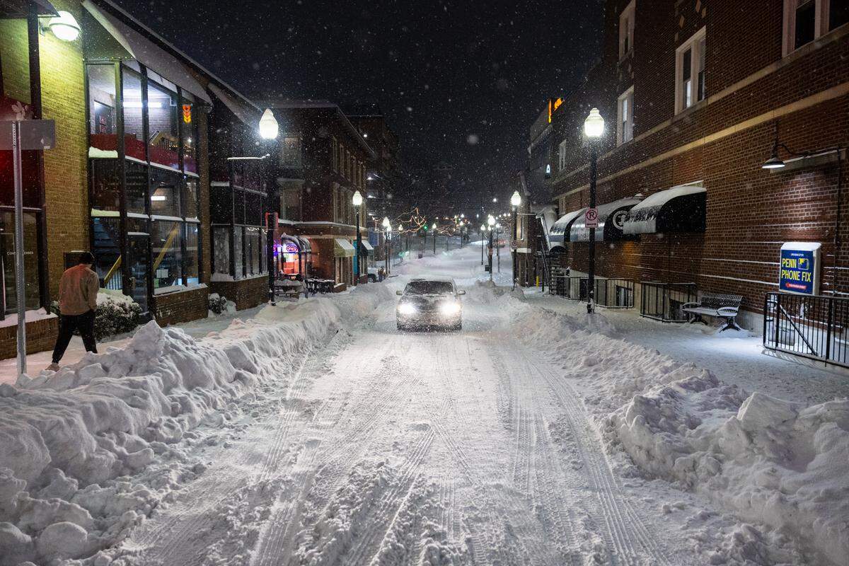 South Fraser Street is seen during a snowstorm on Sunday in State College.