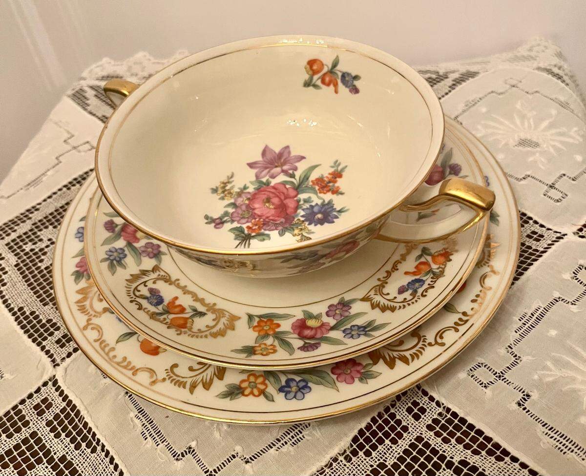 Soup bowl, saucer to match and the matching underplate