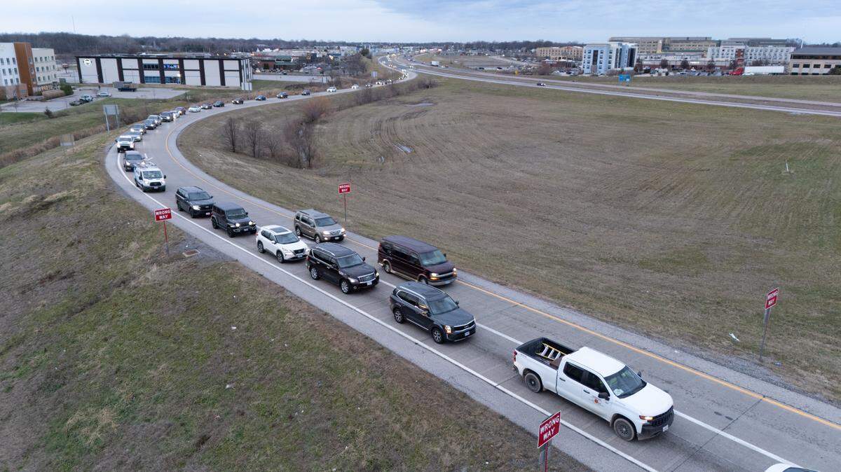 Traffic backs up along an exit ramp from I-64 onto Green Mount Road in O’Fallon, Ill. at 4:30 p.m. on Dec. 17, 2024.
