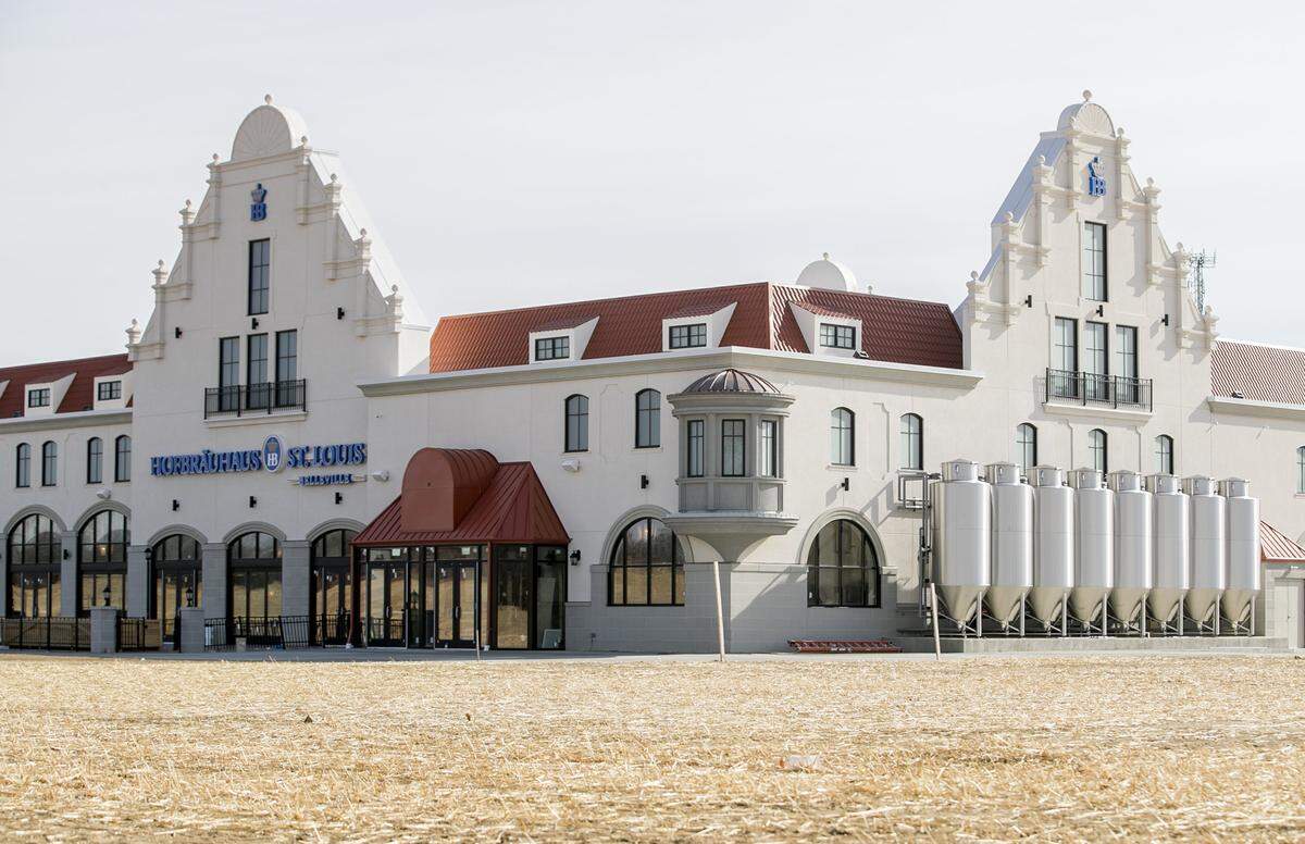Hofbräuhaus St. Louis in Belleville hosts a pub quiz trivia event on Mondays at 7 p.m. Trivia is free and all ages are welcome.