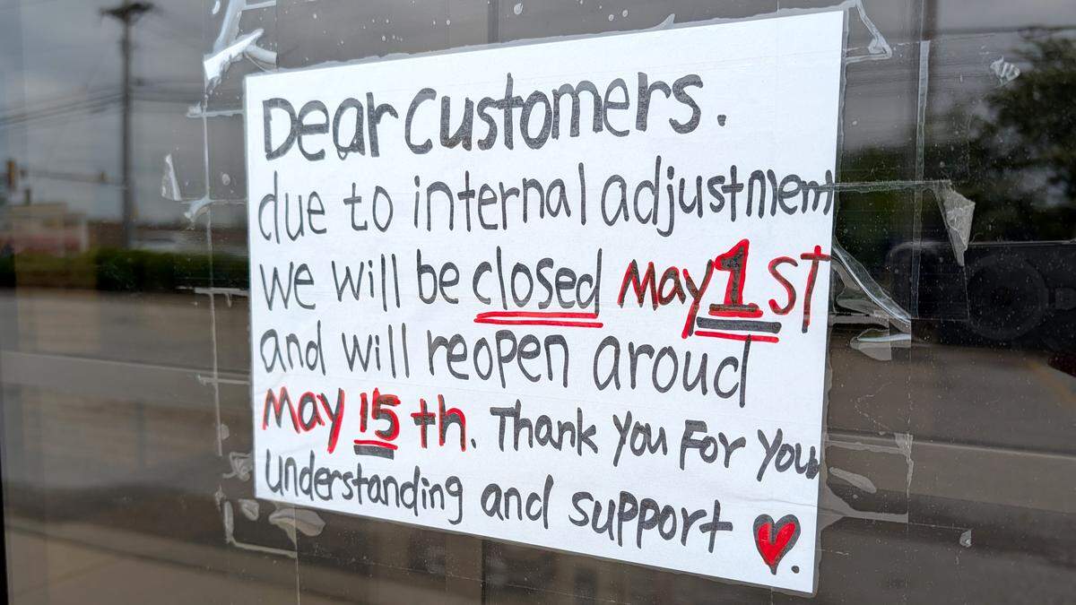 Signage at the former Tasty Bowl Stirfry & Sushi in Fairview Heights