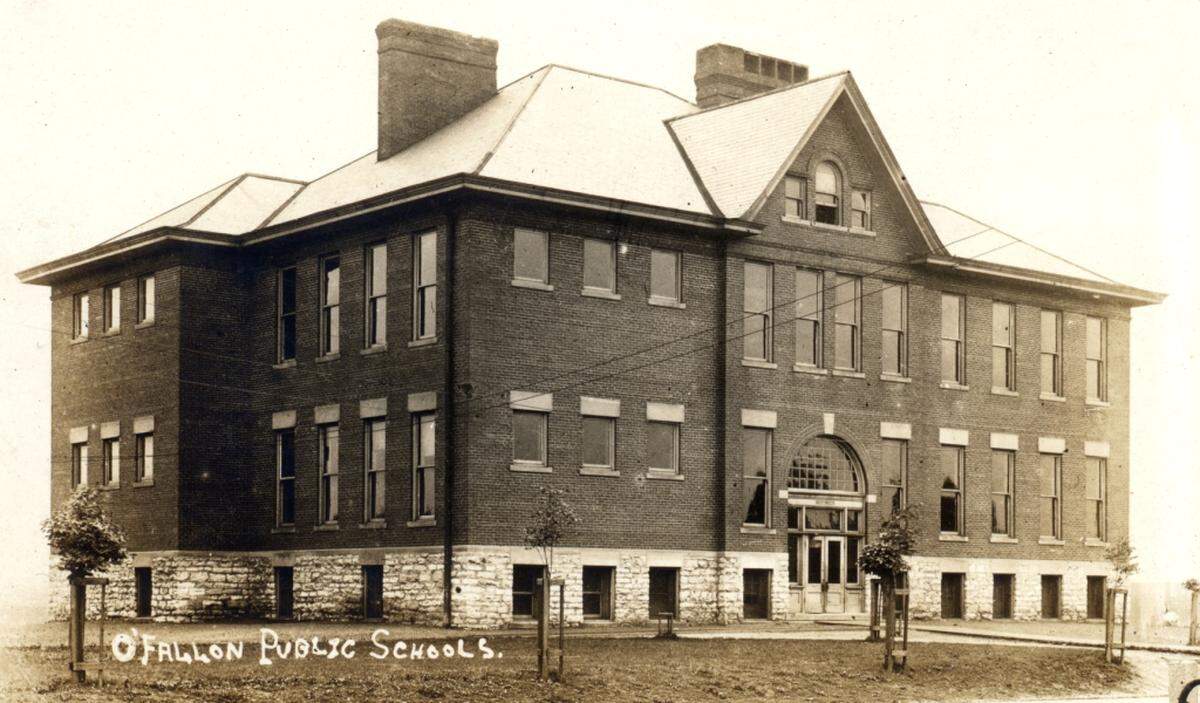O’Fallon Public School, 1901