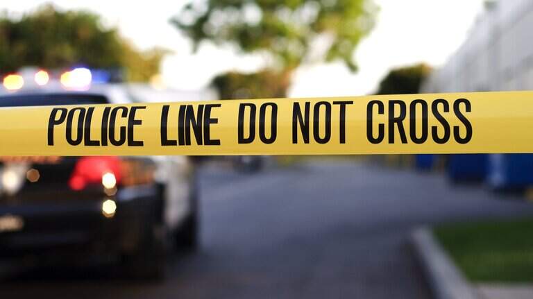 Police investigate after body found in East St. Louis roadway