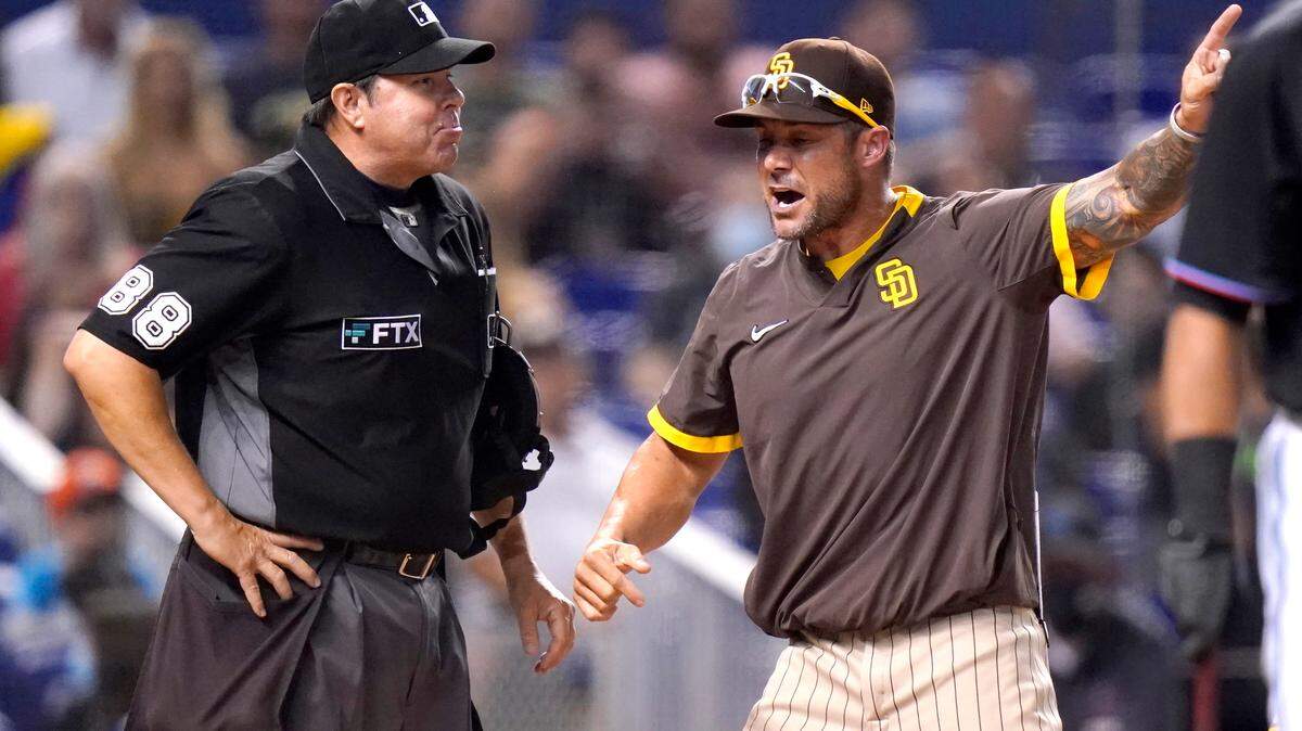 Skip Schumaker spent the 2021 season as assistant manager for the San Diego Padres. He’s a candidate for the St. Louis Cardinals’ manager’s opening.