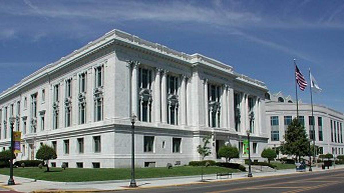 Madison County Courthouse and Administration Building
