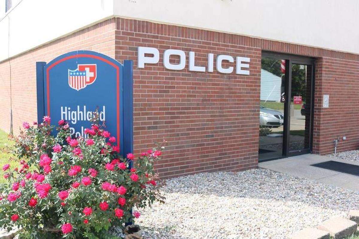 Highland’s police officers and support staff have a new three-year contract, after approval by the city council Tuesday, July 5.