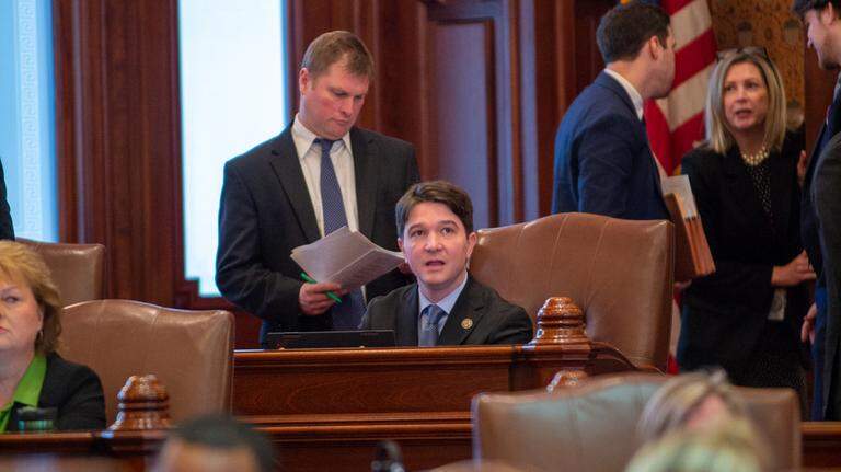 Senate advances bill to expel students who commit sexual violence at school