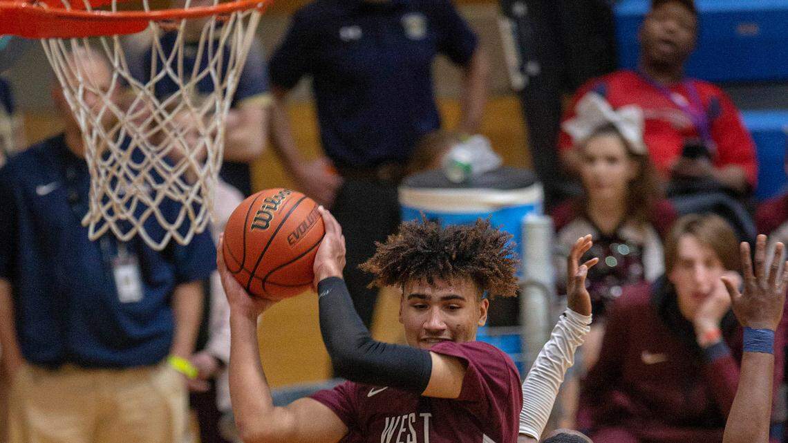 IHSA Board decides to allow boys, girls basketball season to begin in November