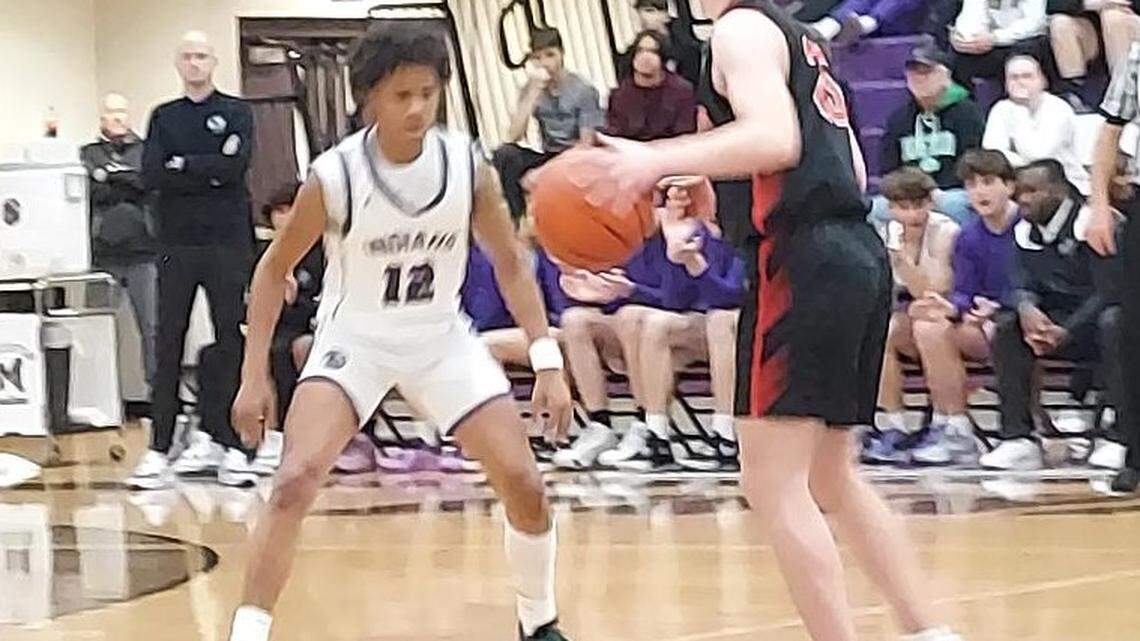 Late comeback lifts Mascoutah past Highland in battle of MVC’s top two teams