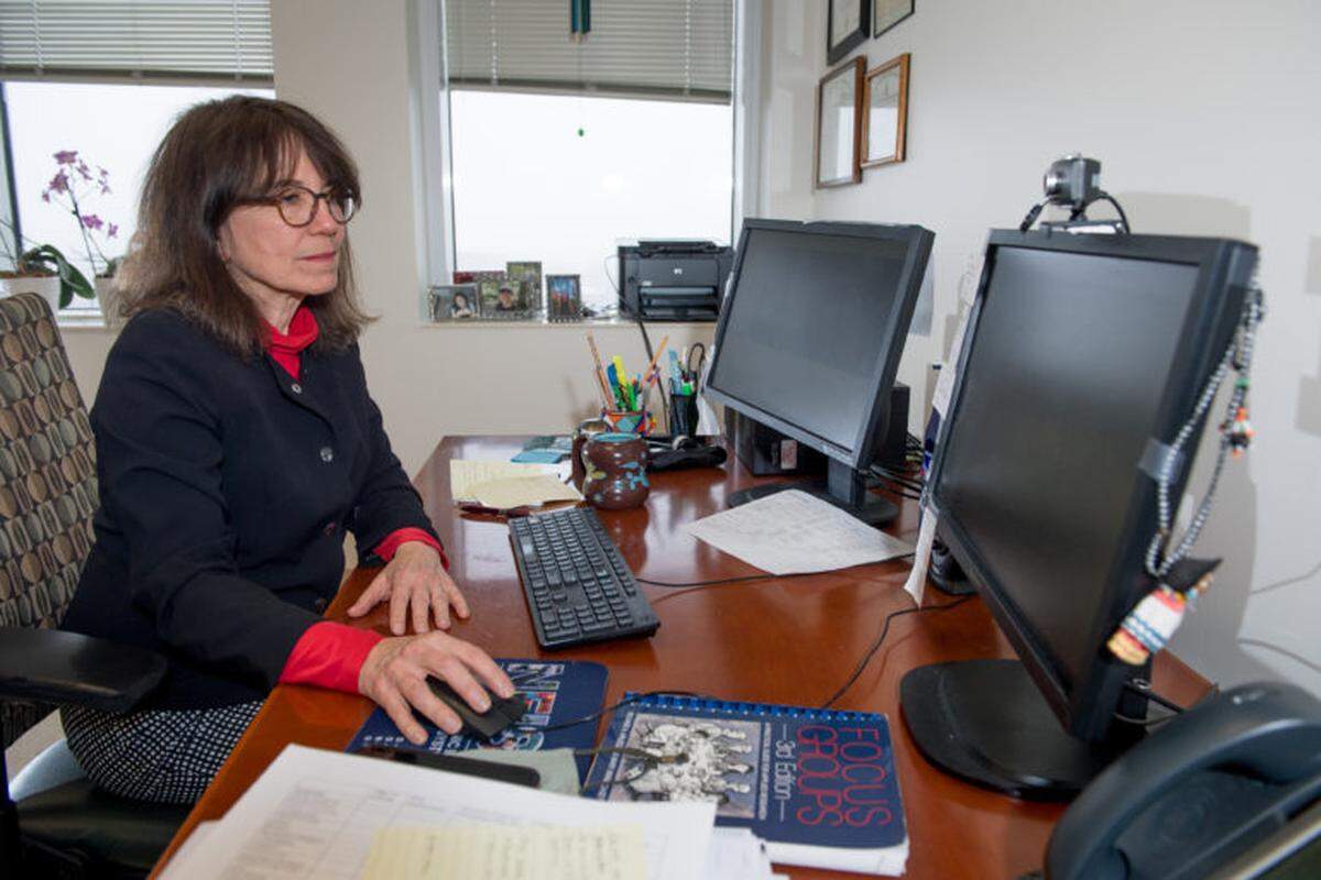 Dr. Linda Forst, MD MPH, MS, Professor at University of Illinois at Chicago School of Public Health on Tuesday, April 5, 2022. photo by Mark Black/for The Midwest Center for Investigative Reporting