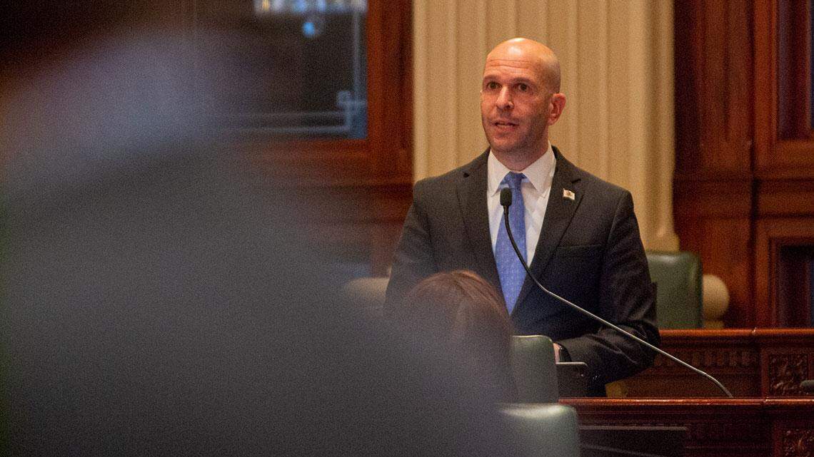 Illinois leaders ‘won’t back down’ following Trump’s order limiting AI regulation