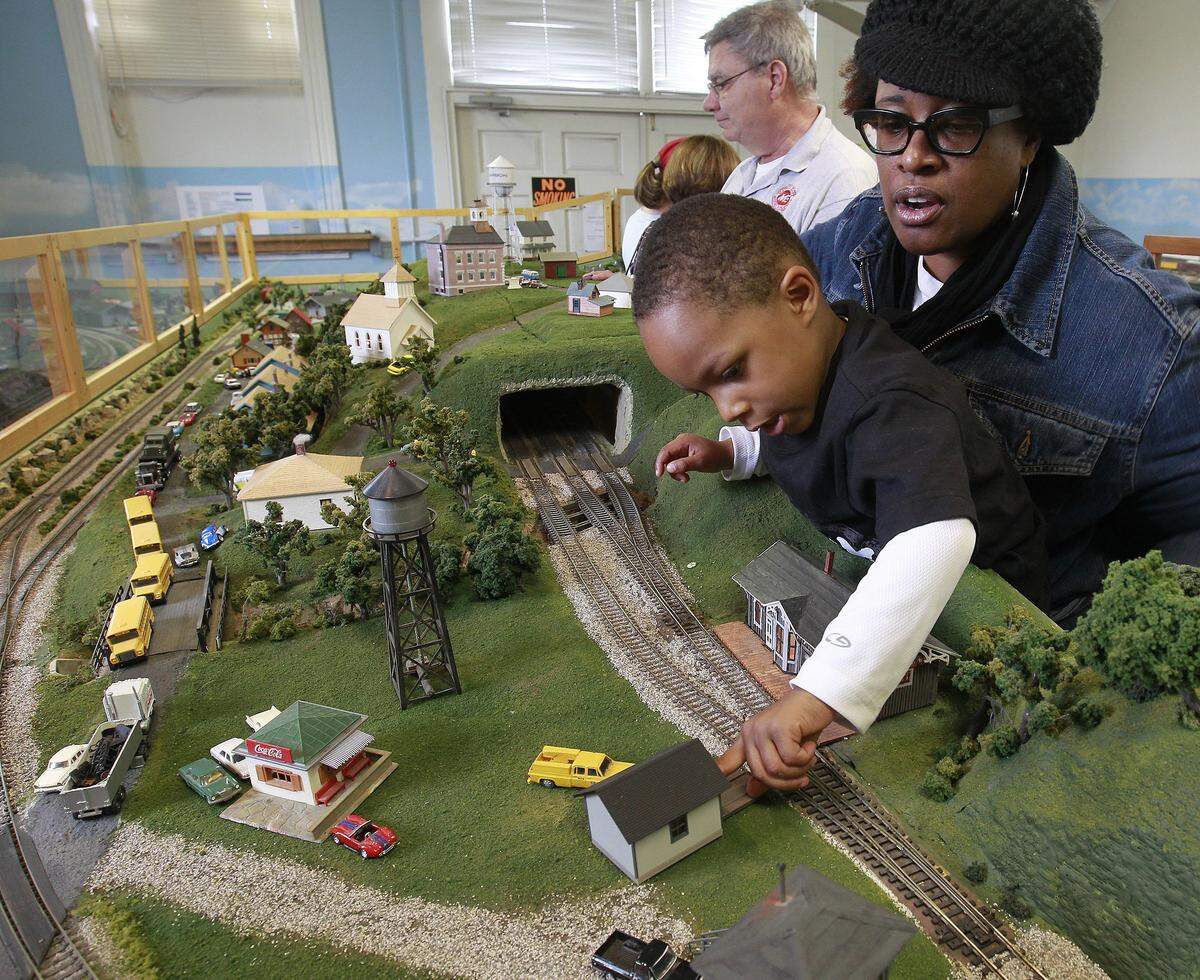 The Metro East Model Railroad Club will hold an open house Saturday, Oct. 1, at the old Glen Carbon firehouse. This event is in conjunction with the annual Glen Fest celebration. For more information about the club, or to join, go to their website at www.trainweb.org/memrc/ or call 618-254-6596.