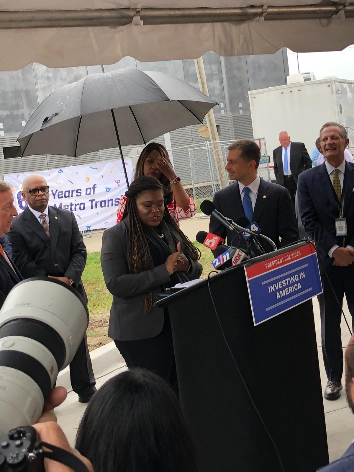 U.S. Representatives Cori Bush (D-MO-01) was among the dignitaries at a press conference Monday to announce $28 million in disaster recovery funding for the MetroLink system in East St. Louis and St. Louis. The disaster recovery funding the Secretary announced follows a $196 million Rail Vehicle Replacement Grant that United States Department of Transportation announced this June.