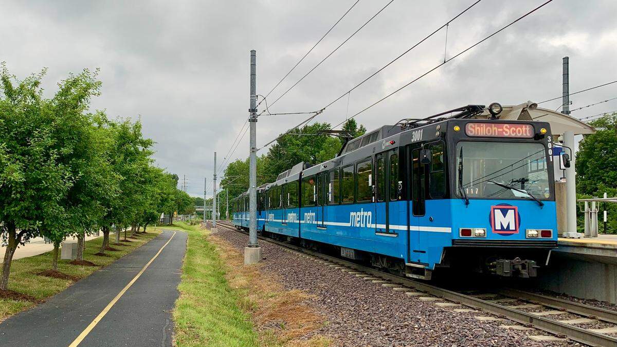 A MetroLink train at the Belleville station.