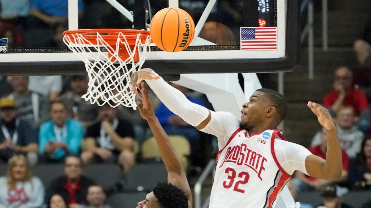 E.J. Liddell (32) blocks a shot during the NCAA Tournament as a member of the Ohio State University Buckeyes.