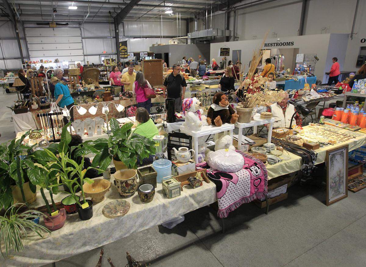 Belleville’s newest flea market opens this weekend at the St. Clair County Event Center located on Route 15 in Belleville. The market will be held the first full weekend of every month.