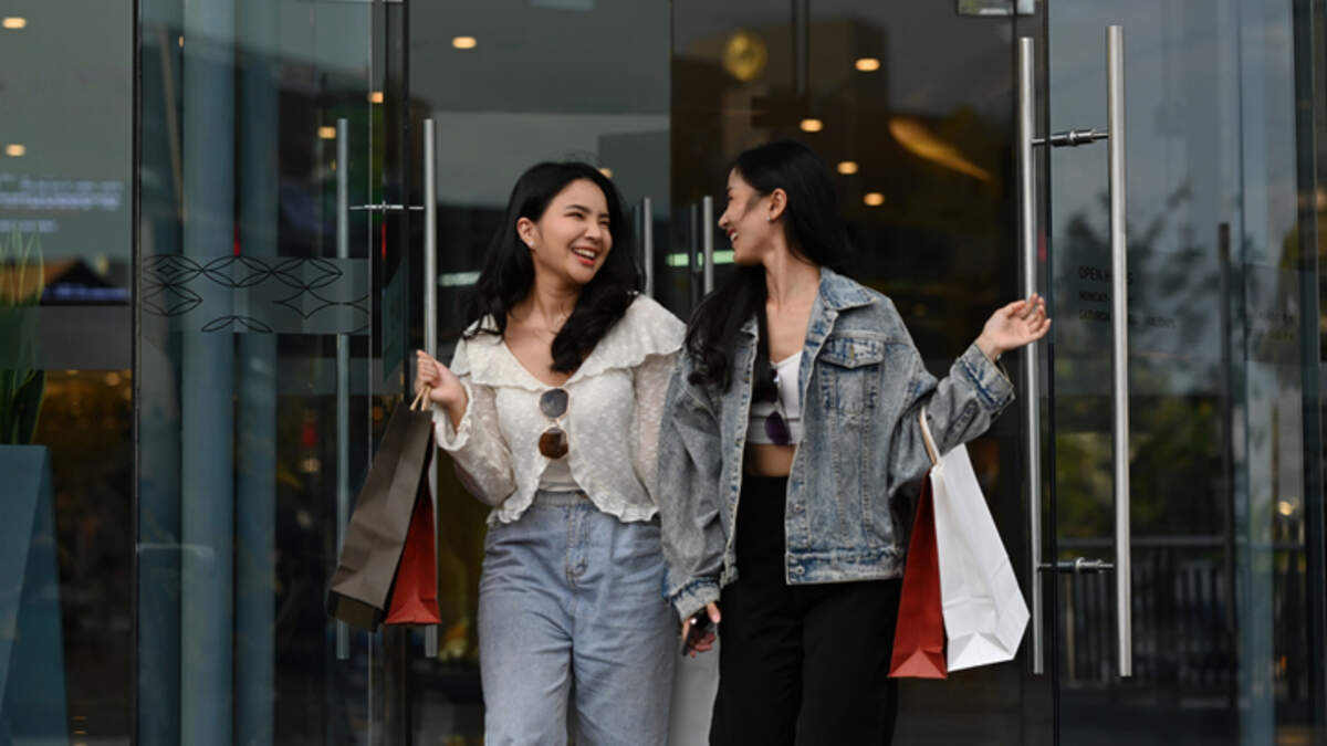 Vintage Clothing and Y2K Nostalgia Are Reviving Mall Brands, but the Comeback Goes Way Beyond Fashion