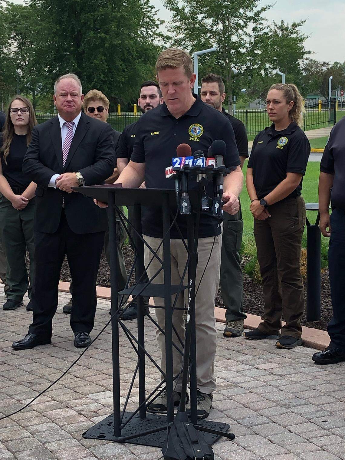 Illinois State Police Director Brendan Kelly and local officials announced a plan to install 75 automated license plate readers along Interstate 55, Interstate 70 and Interstate 64 as part of an effort to curb violent crime.