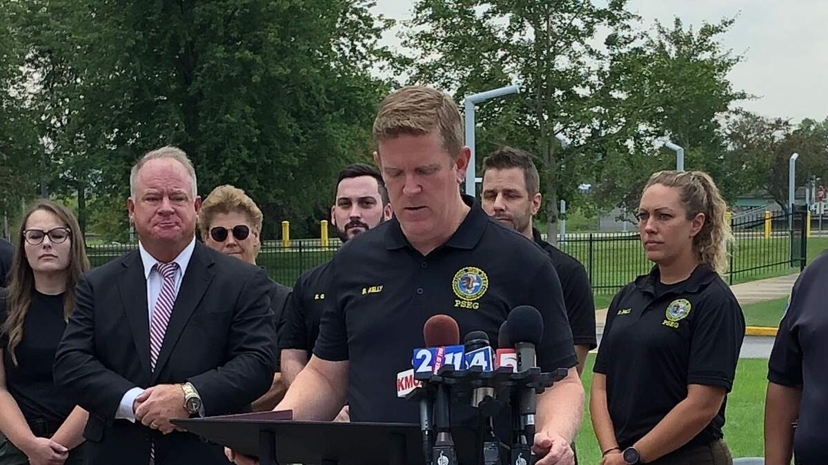 Illinois State Police Director Brendan Kelly and local officials announced a plan to install 75 automated license plate readers along Interstate 55, Interstate 70 and Interstate 64 as part of an effort to curb violent crime.