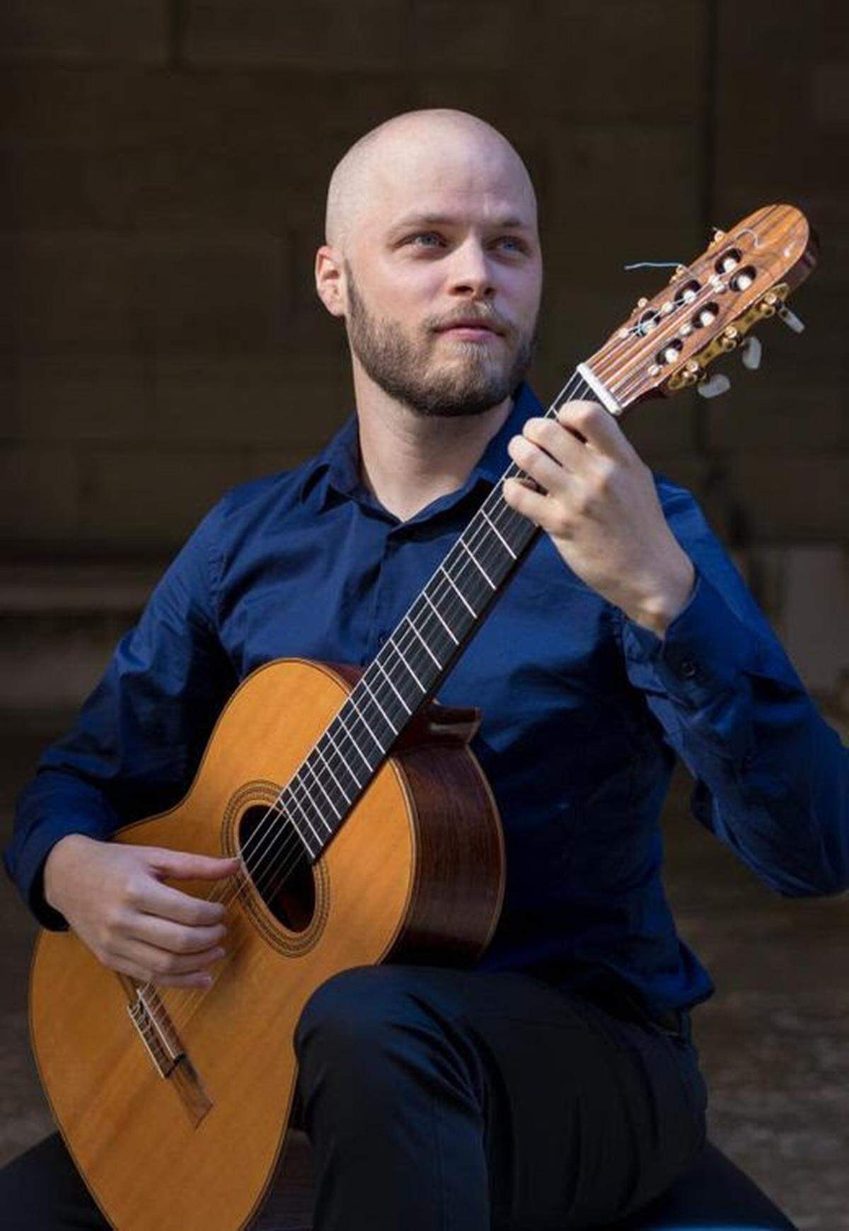 St. Louis Classical Guitar welcomes Johan Smith for a live performance Saturday, Jan. 15, at the Ethical Society in St. Louis. For tickets and information, visit www.stlclassicalguitar.org.
