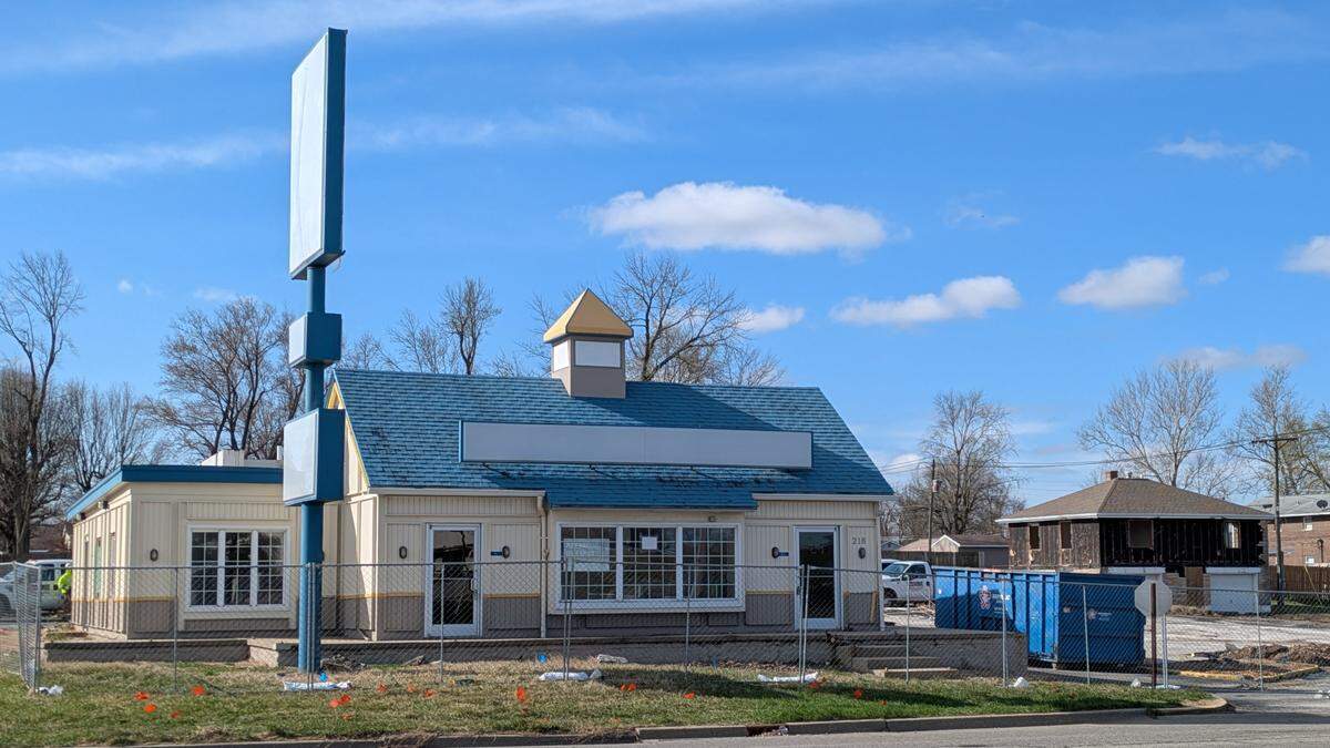 The Long John Silver’s building and another structure (shown on the right at the back of the lot) are being demolished at 218 Lincoln Highway in Fairview Heights to make way for Plaza Tire Service.
