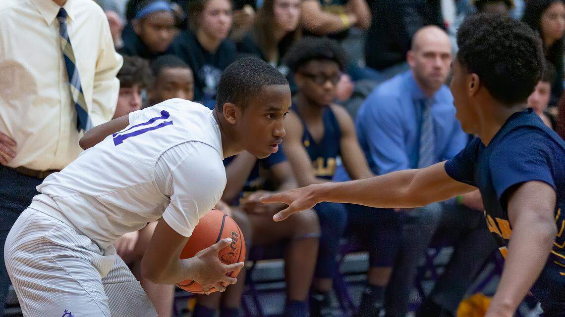 Cawhan Smith’s late 3-pointer lifts Collinsville past O’Fallon in SWC opener