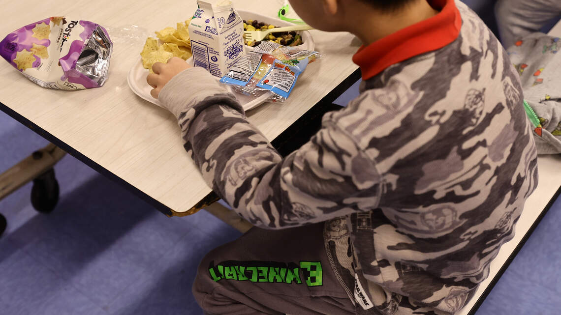 Meet the low-pressure mealtime approach that supports kids nutrition and school success