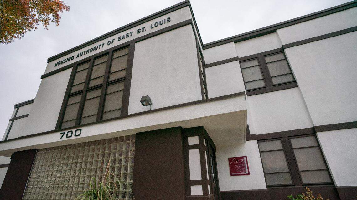 Feds to East St. Louis city officials: Fix housing authority problems or face sanctions