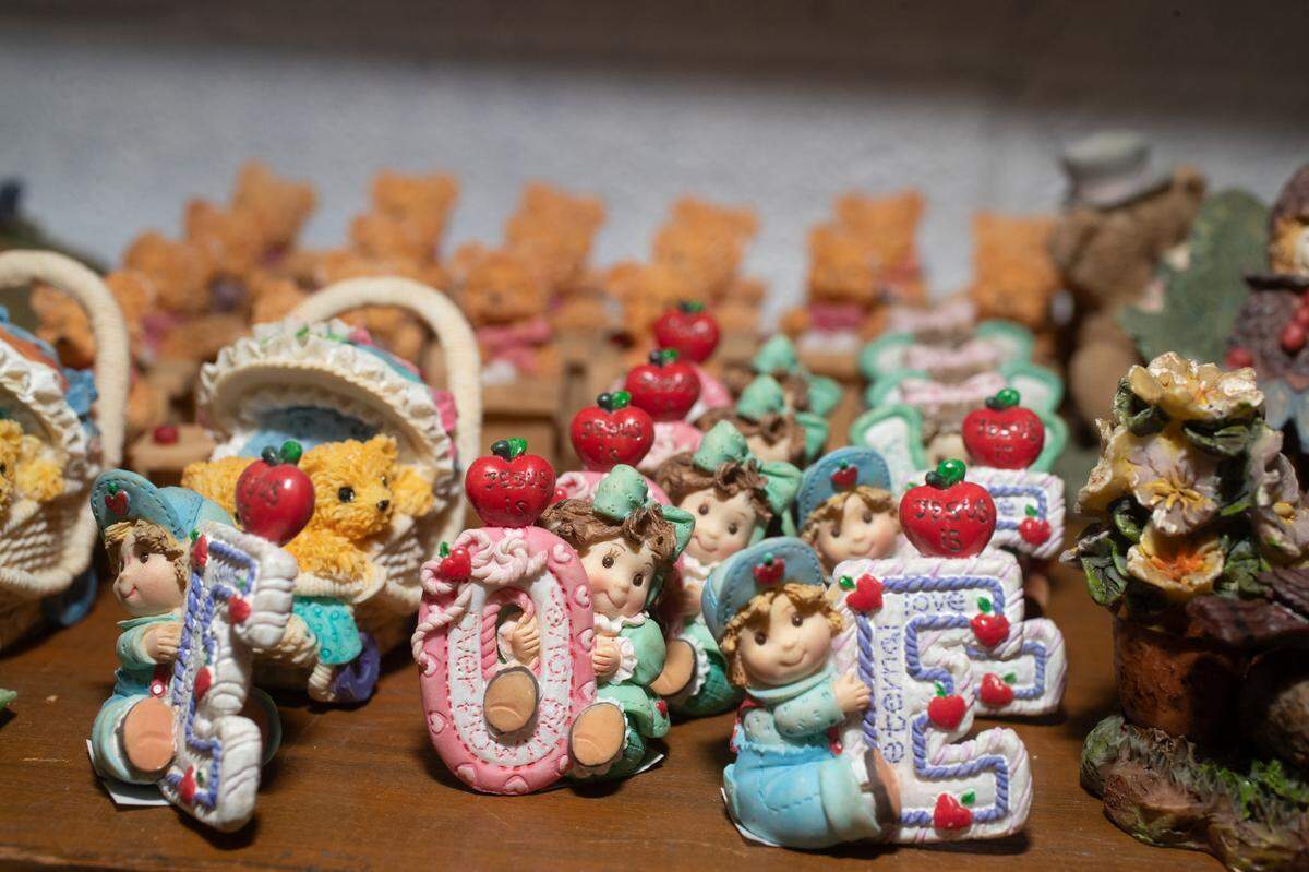 Precious Moments and similar figurines and other small trinkets are in excess at the mall, with more than 20 booths displaying them as wares.