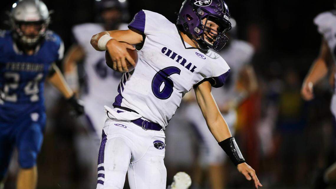 Saturday recap: Waterloo dominates; Red Bud, Breese Central, Mascoutah also advance