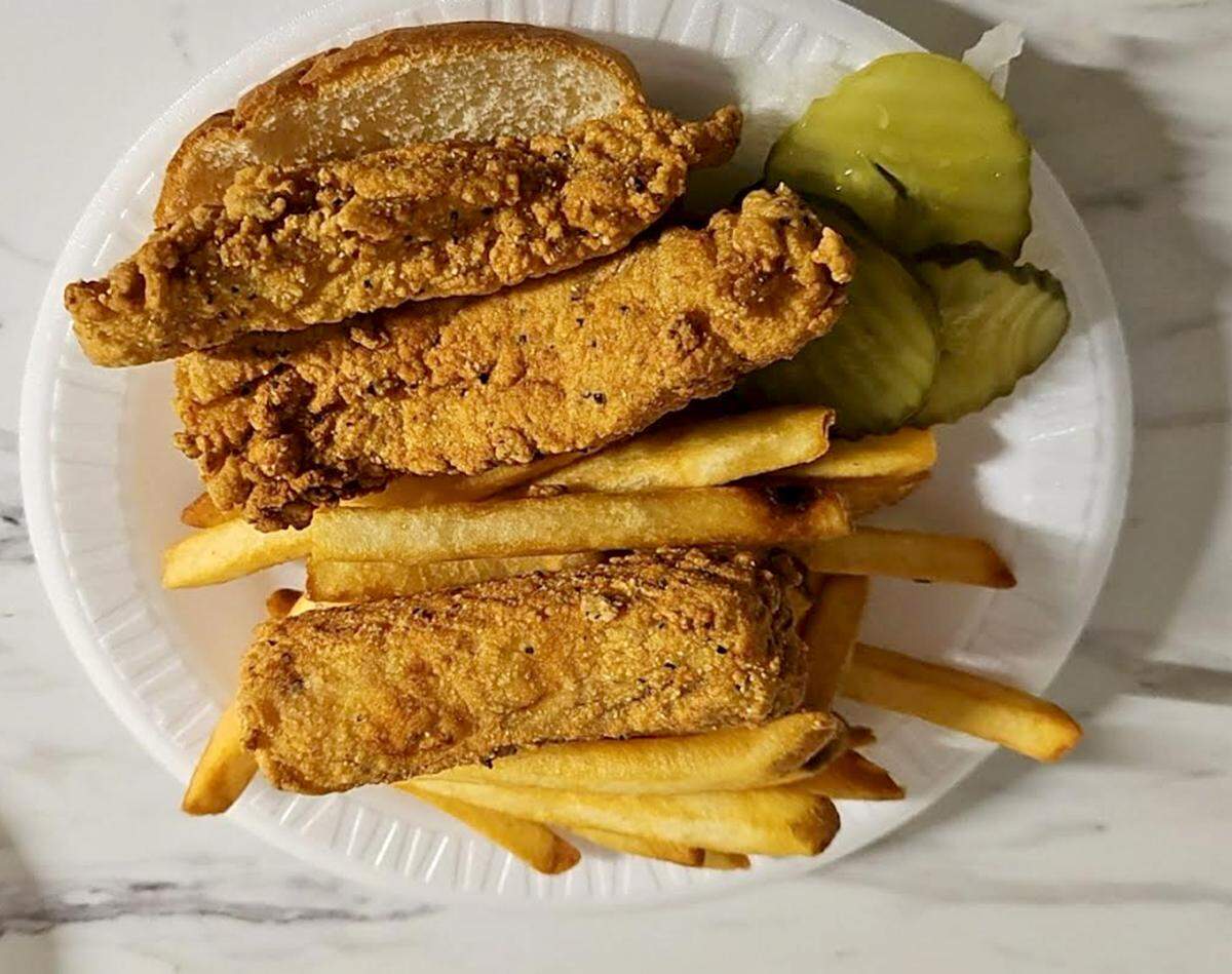 Fried fish is available at Phyl’s Chet & Rose’s Tavern.