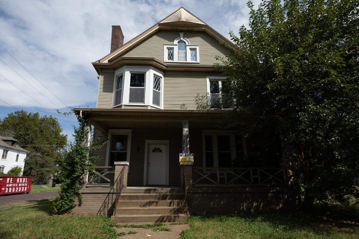 The city of Belleville is buying a 2 1/2-story home at 400 S. Jackson St. that sat vacant for years before St. Clair County foreclosed on it. Officials hope to find a developer to renovate it.