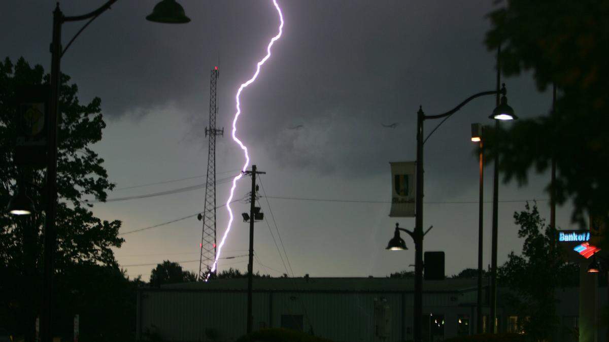 The metro-east remains in the crosshairs of potentially severe weather Friday. Jared Maples, a meteorologist with the National Weather Service of St. Louis, said Thursday morning a strong line of storms will move into the area around 7 p.m. Friday that could produce hail and possibly tornadoes, to go along with high winds.