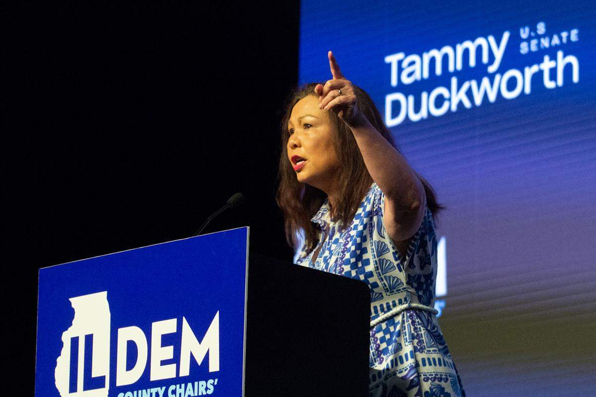  U.S. Sen. Tammy Duckworth speaks at the IDCCA brunch.