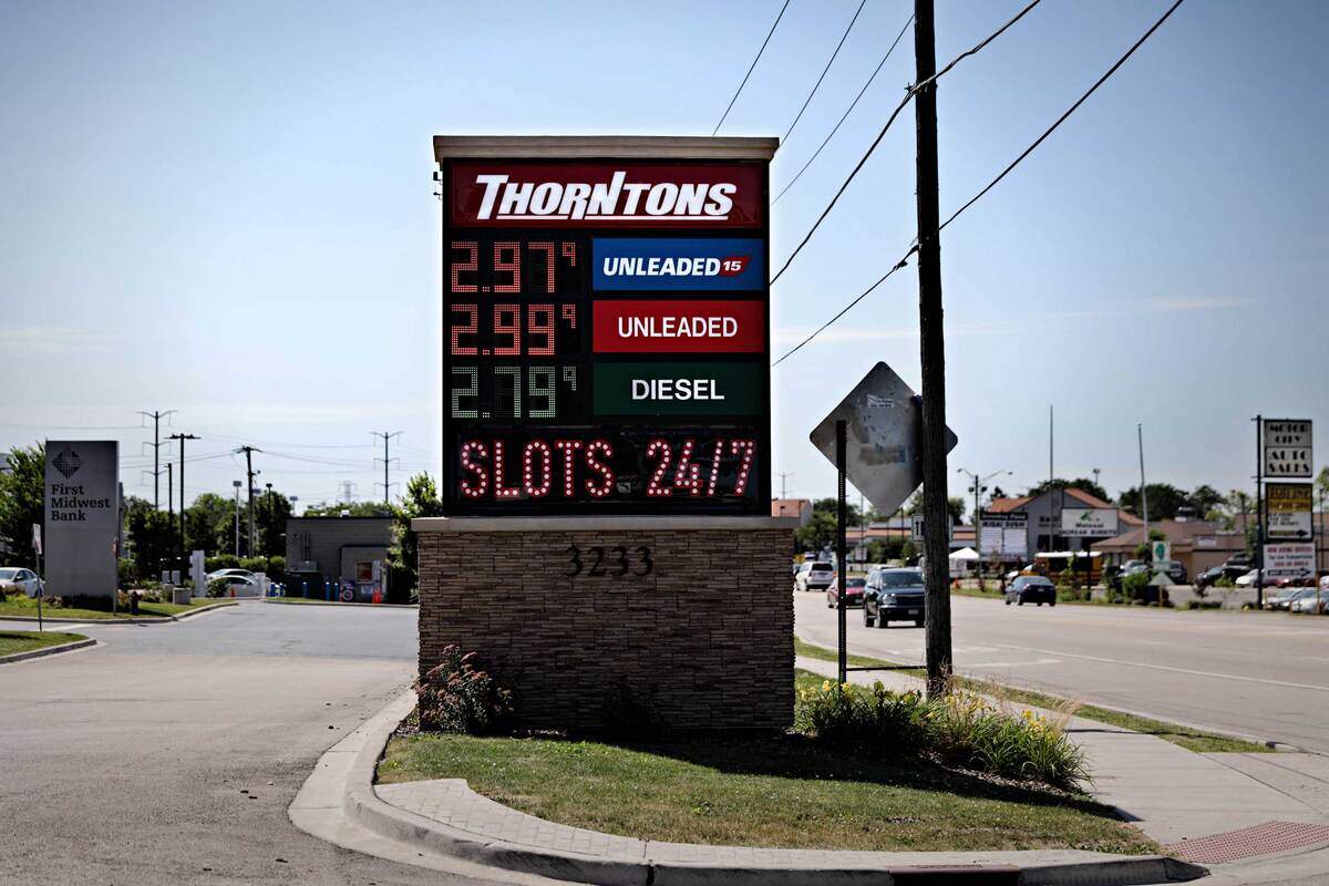 This Thorntons truck stop in Waukegan may look like a regular gas station, but the site has been allowed to act as a truck stop and offer video gambling — even though big rigs could struggle to get gas and it’s nearly five miles from the nearest interstate.